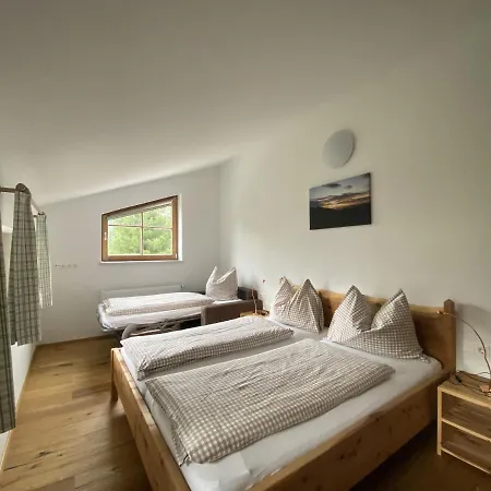 Hansalhof, Rosenduft * ماريابفار