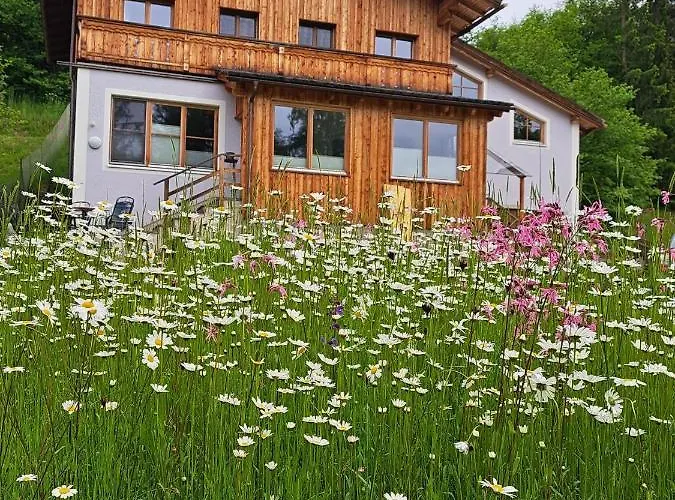 Hansalhof, Rosenduft Lägenhet